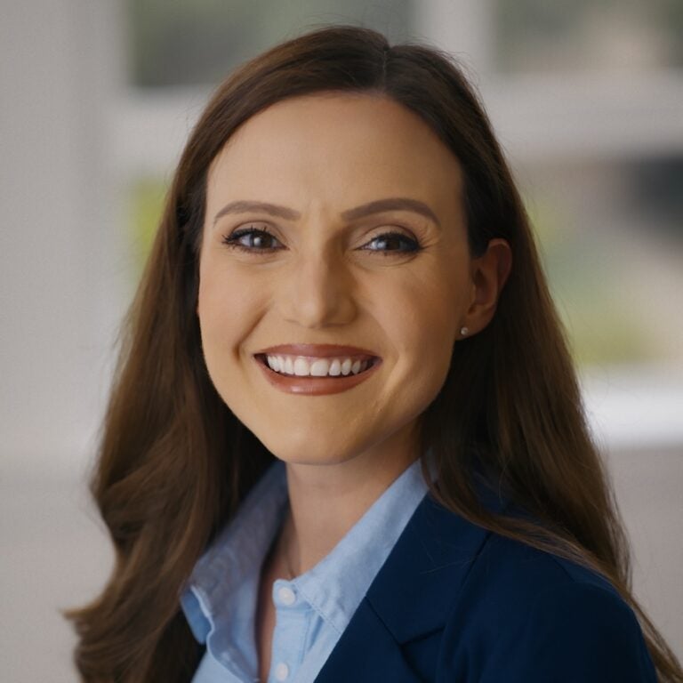 Headshot of Valeria Dominguez