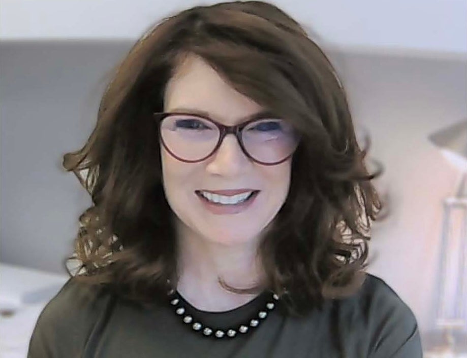 Headshot of Rachelle Crosbie