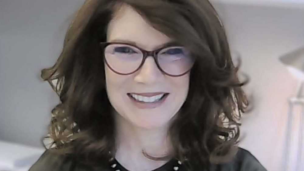 Headshot of Rachelle Crosbie