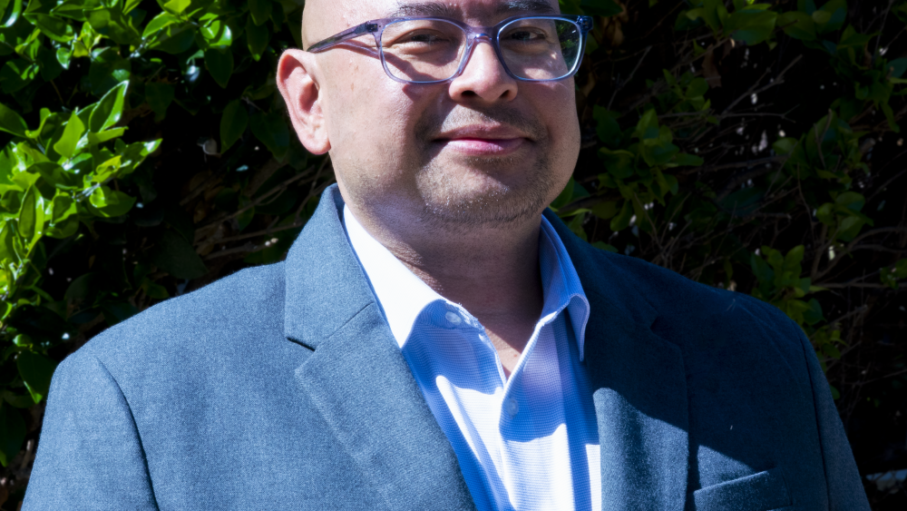 Headshot of Mark Malonzo